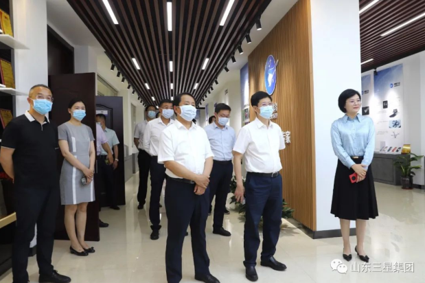 省工商聯(lián)副主席、省總商會(huì)副會(huì)長(zhǎng)郭建禮來山東三星集團(tuán)調(diào)研