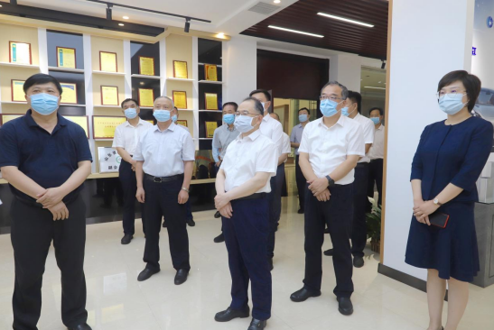 山東省科技廳黨組書記、廳長唐波來山東三星集團調(diào)研