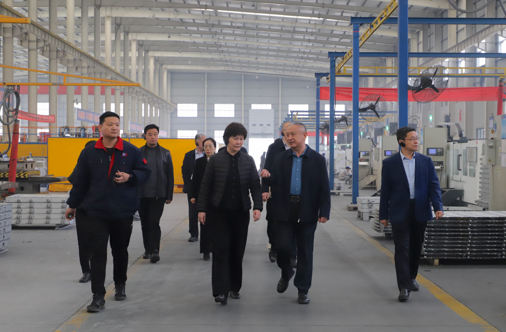 省工商聯(lián)黨組成員、秘書長于玲一行來山東三星集團(tuán)調(diào)研