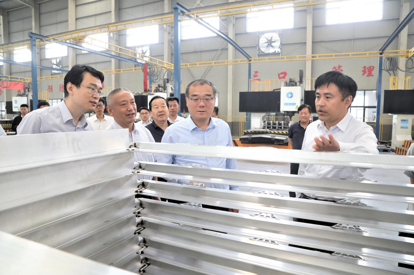 濱州市副市長、鄒平市委書記呂明濤來山東三星集團(tuán)調(diào)研