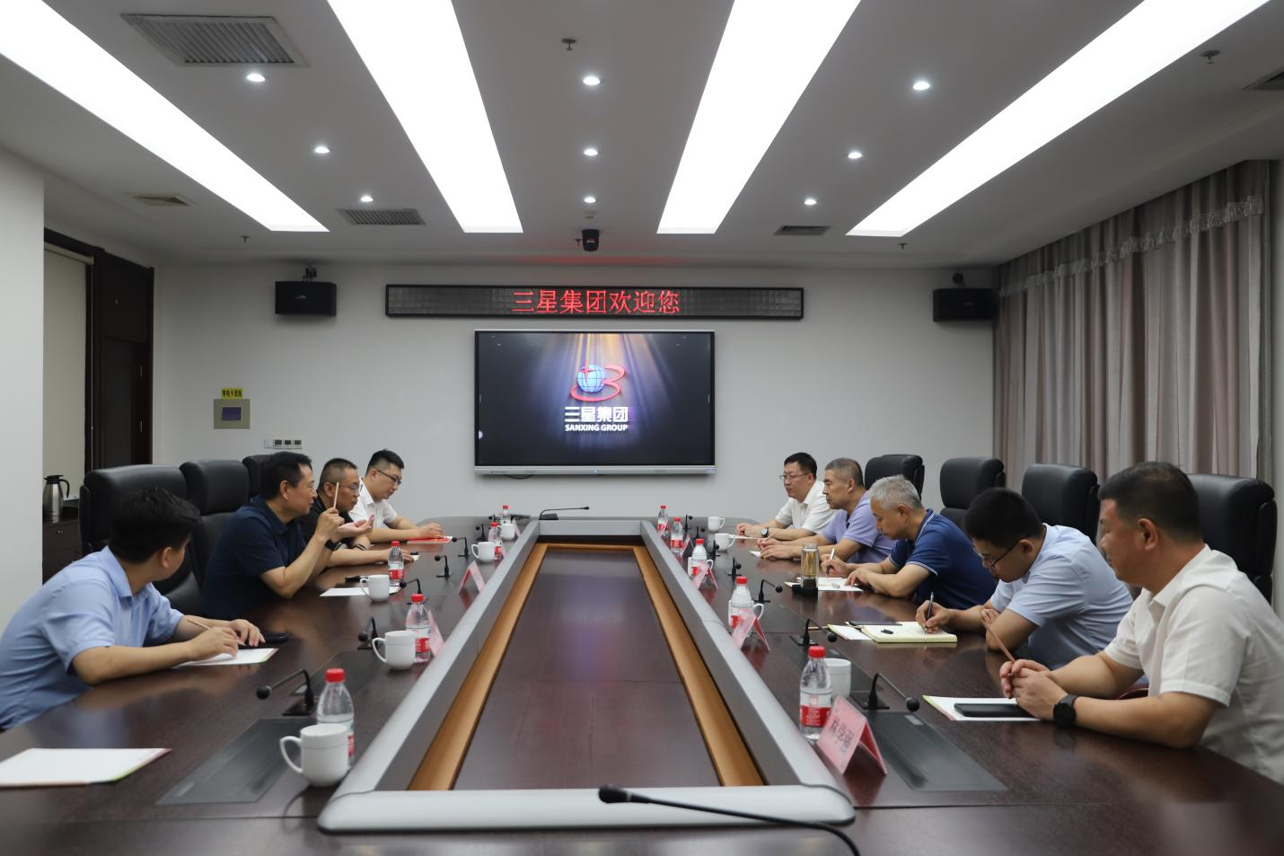 濱州銀保監(jiān)分局黨委書記、局長尹程來山東三星集團(tuán)調(diào)研