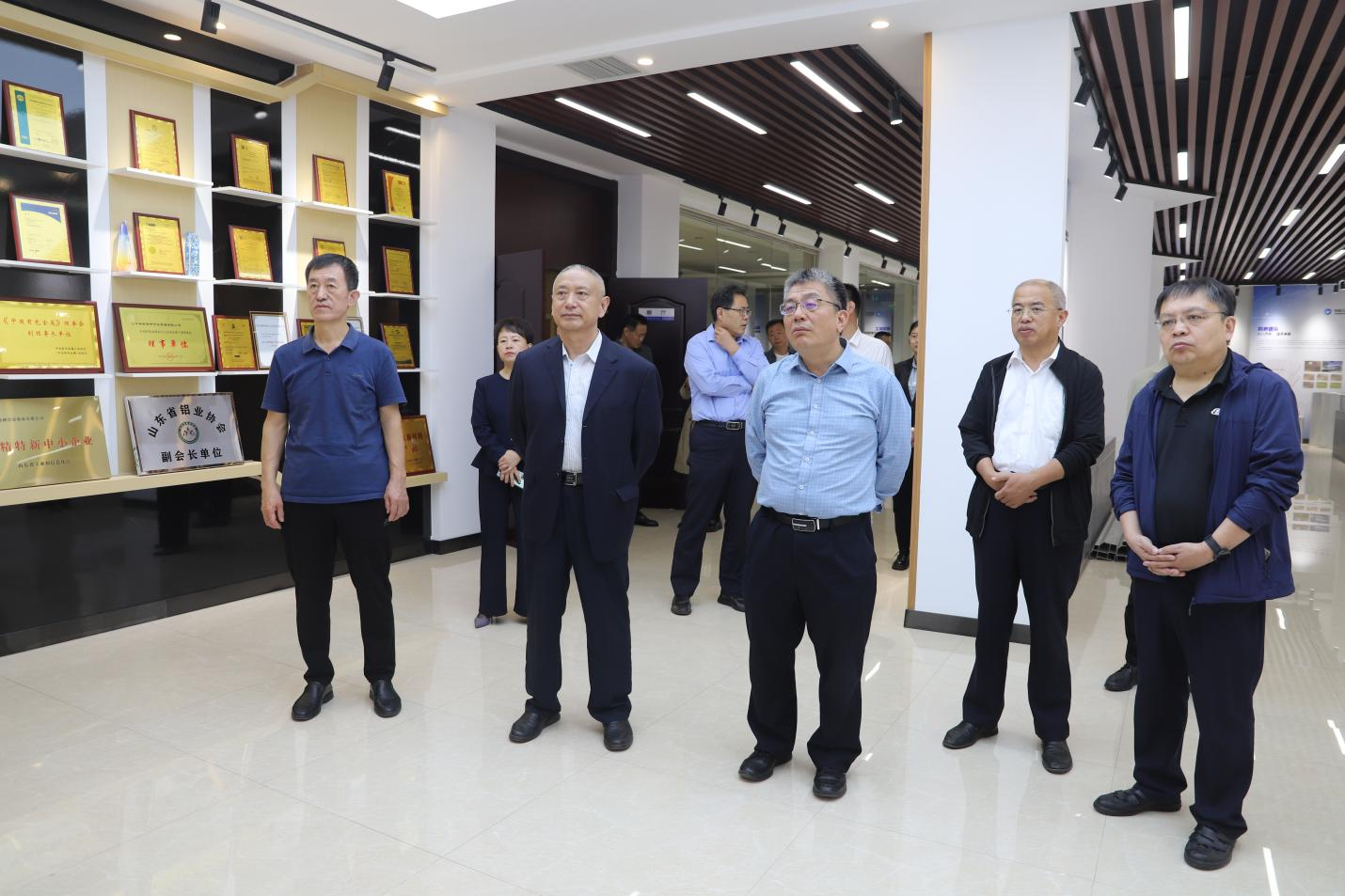 山東省市場監(jiān)管局二級巡視員、計量處處長趙風(fēng)勇一行來山東三星集團調(diào)研