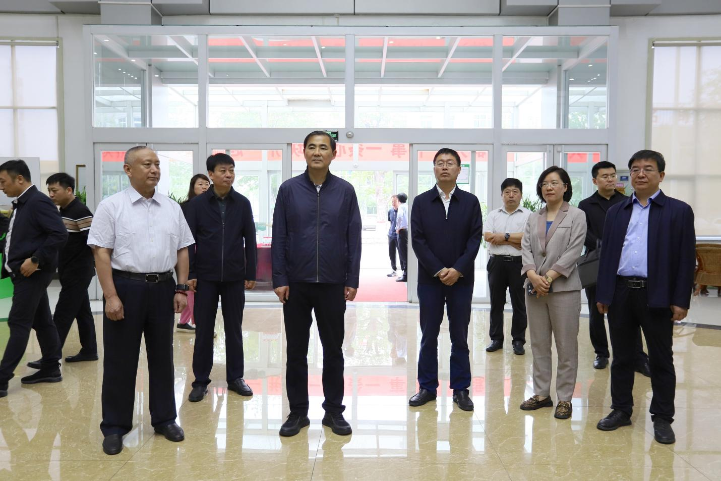 佳木斯市政府副市長(zhǎng)、佳木斯國(guó)家農(nóng)高區(qū)黨工委書(shū)記王繼武一行來(lái)山東三星集團(tuán)調(diào)研