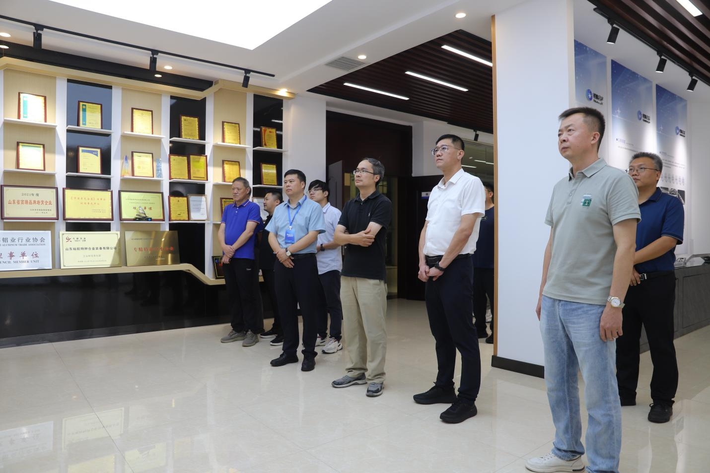 高端鋁材料產(chǎn)業(yè)創(chuàng)新服務(wù)團(tuán)、南京農(nóng)業(yè)大學(xué)調(diào)研組來山東三星集團(tuán)參觀調(diào)研