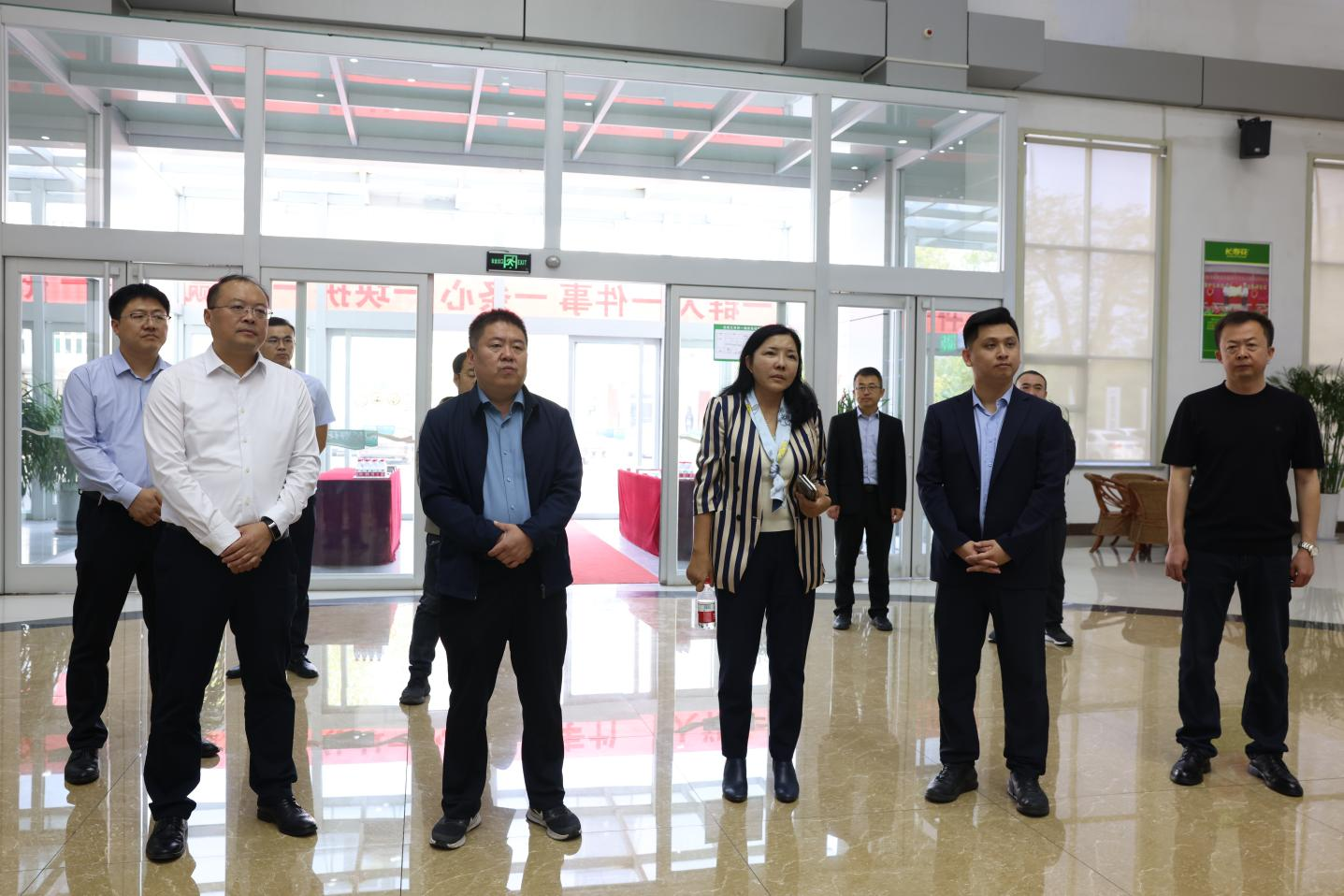 內(nèi)蒙古興和縣委常委、副縣長潘文一行來山東三星集團(tuán)考察