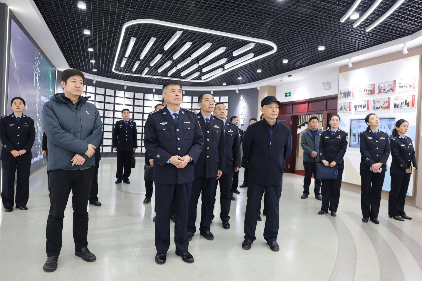 鄒平市副市長、市公安局局長張?jiān)缓ш?duì)來山東三星集團(tuán)調(diào)研指導(dǎo)