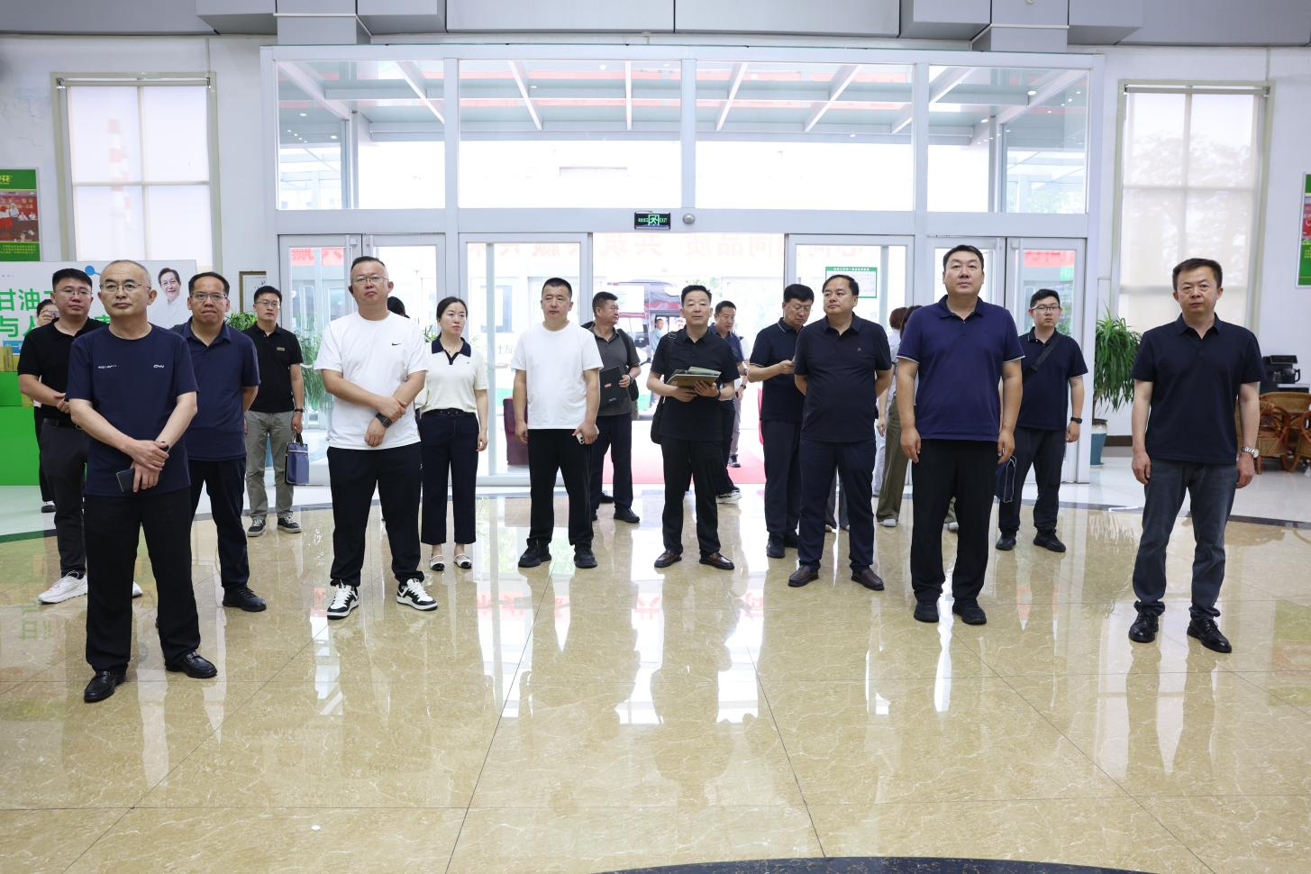 內(nèi)蒙古巴彥淖爾市考察團(tuán)來(lái)山東三星集團(tuán)考察