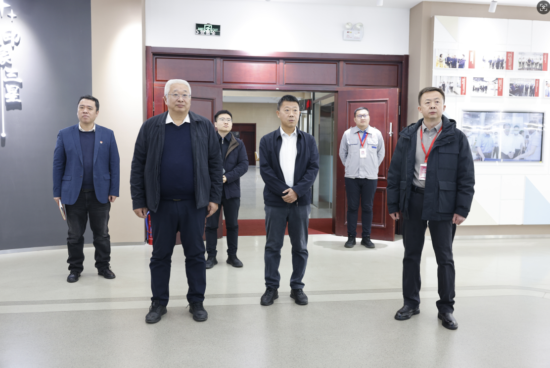山東聯(lián)通公司黨委委員、副總經(jīng)理林軍一行來山東三星集團(tuán)參觀交流