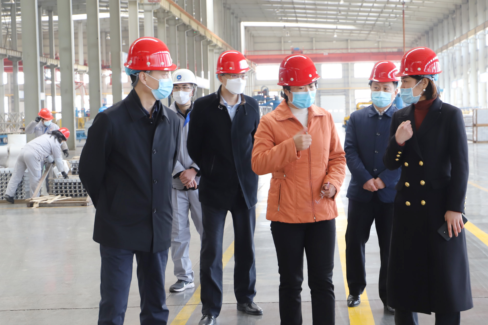 鄒平市委常委、宣傳部部長、統(tǒng)戰(zhàn)部部長鄭紅麗 來山東三星集團督導(dǎo)疫情防控、復(fù)工復(fù)產(chǎn)工作